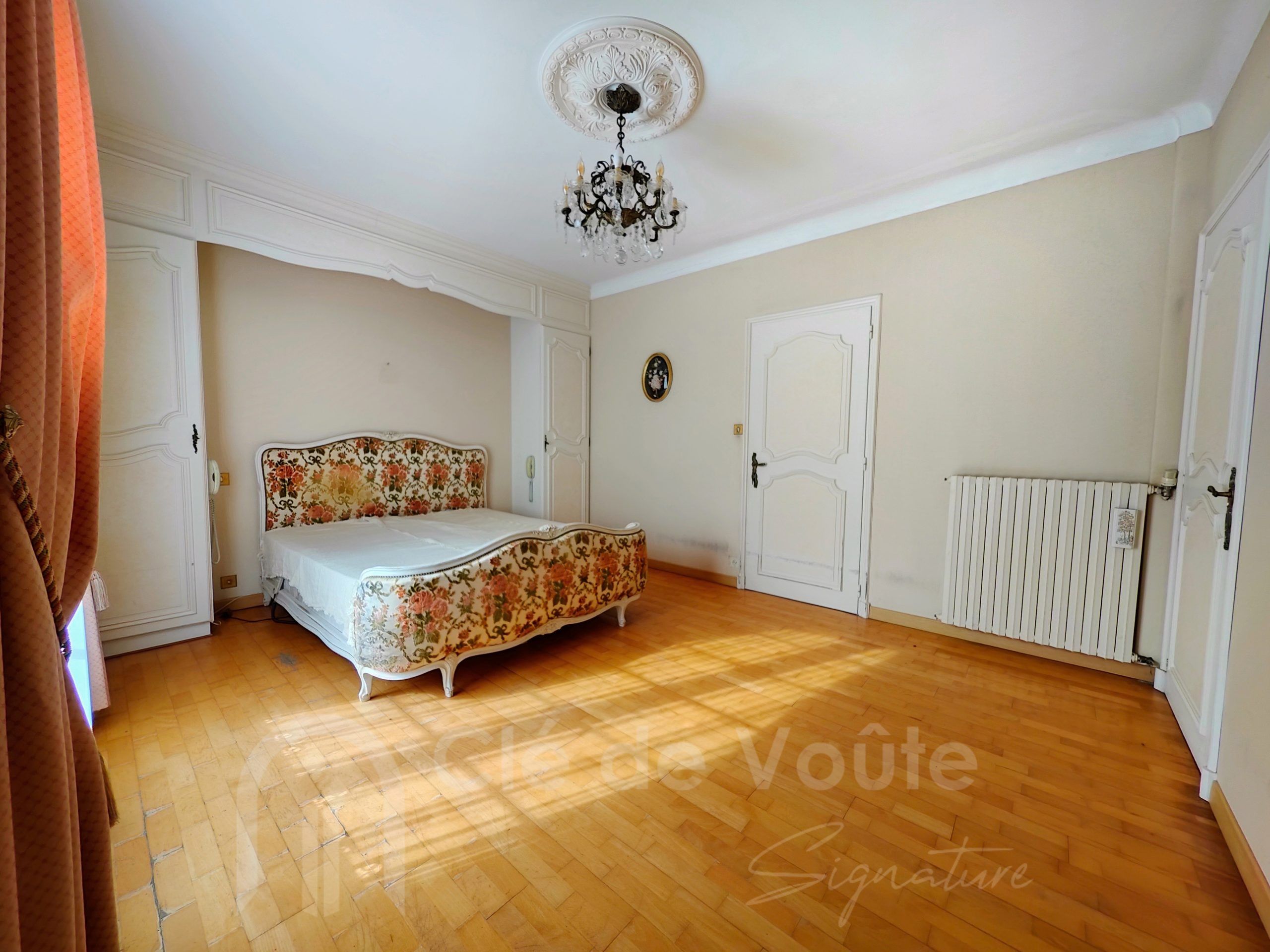 01-maison-bourgeoise-centre-ville-beauvoir-sur-mer-suite-parentale.jpg