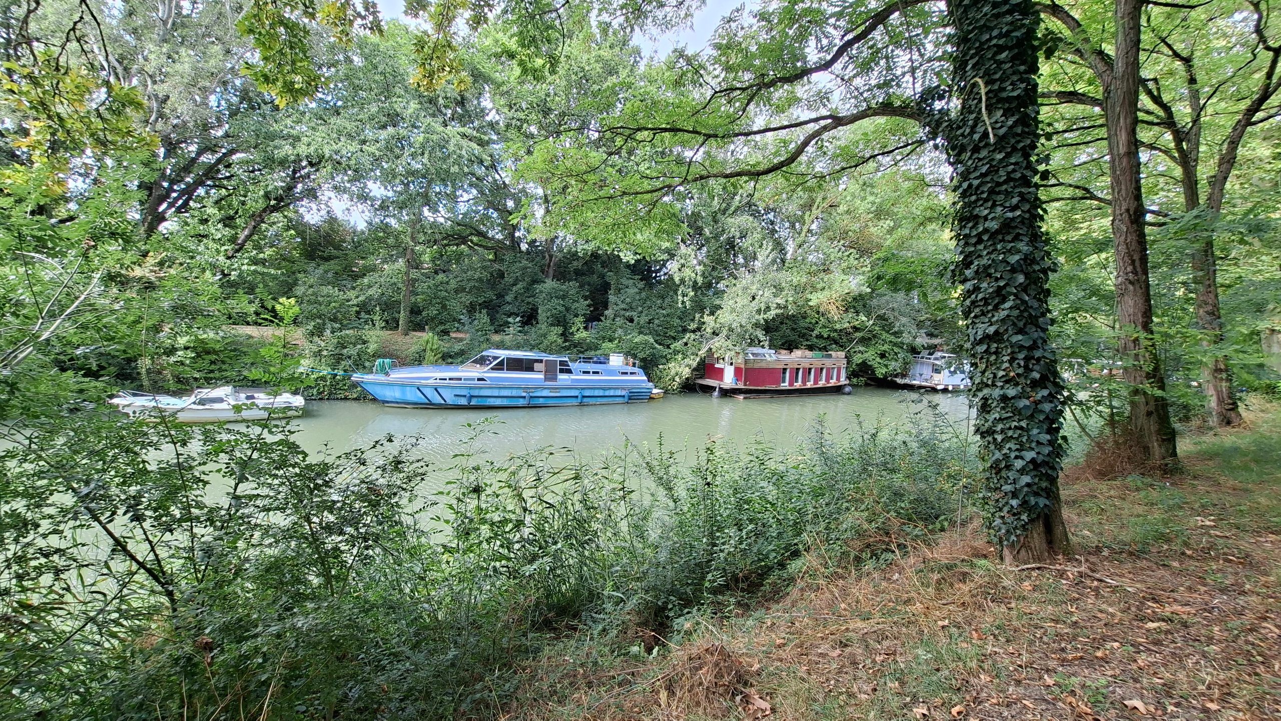 Péniche Gardouch