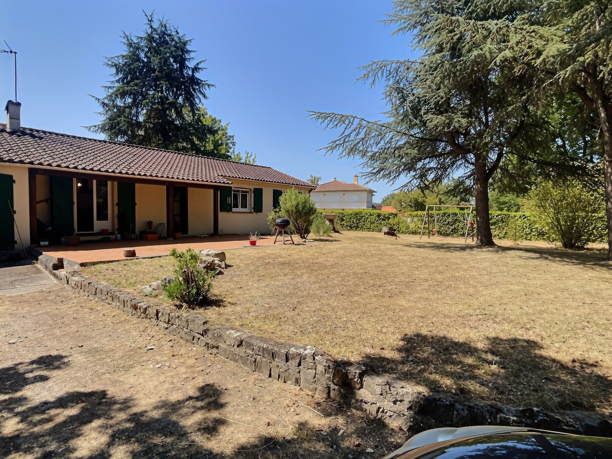 Maison familiale, 3 ch sur 2130 m2 de terrain
