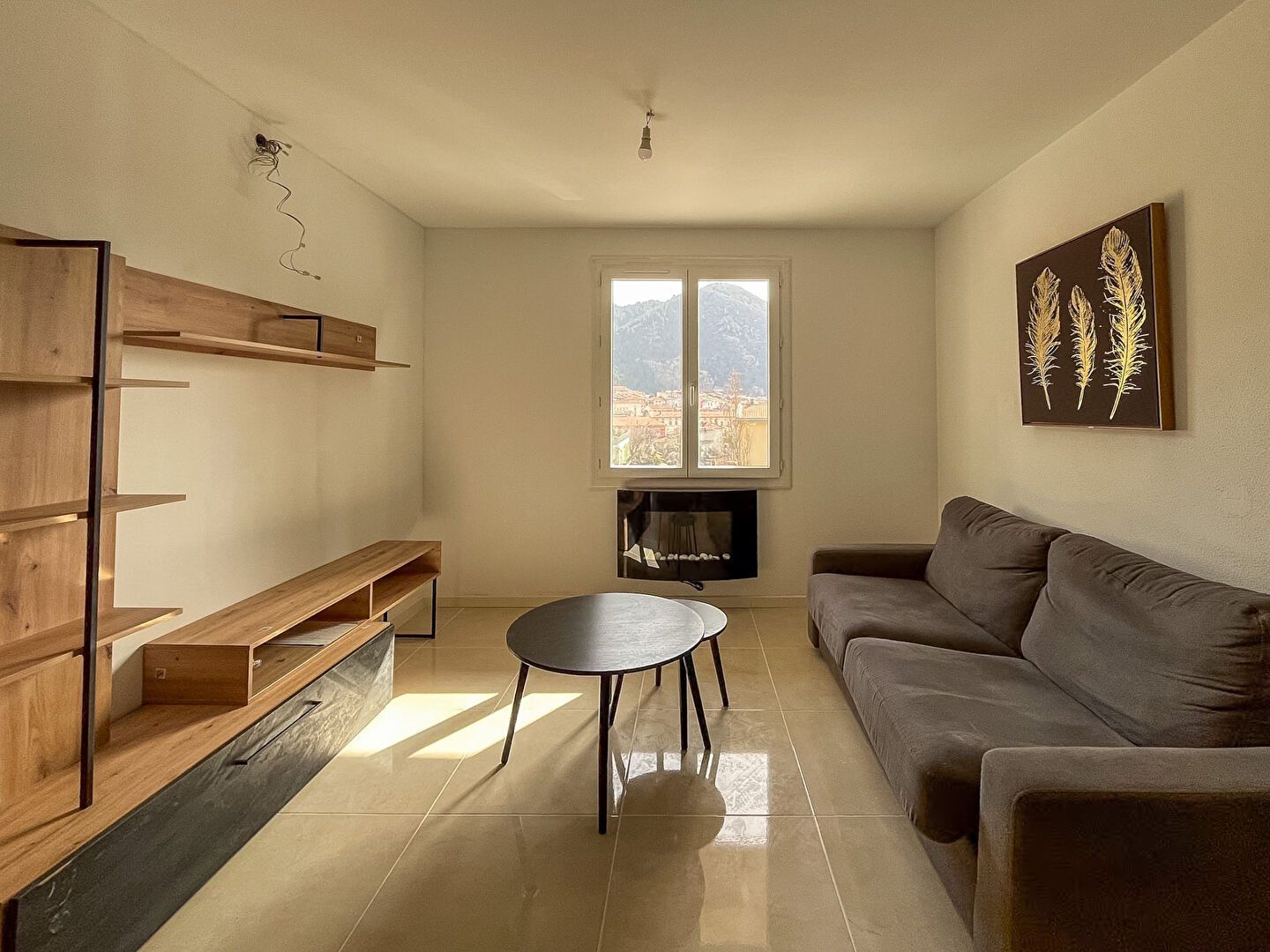 Appartement T2 meublé rénové avec garage et balcon