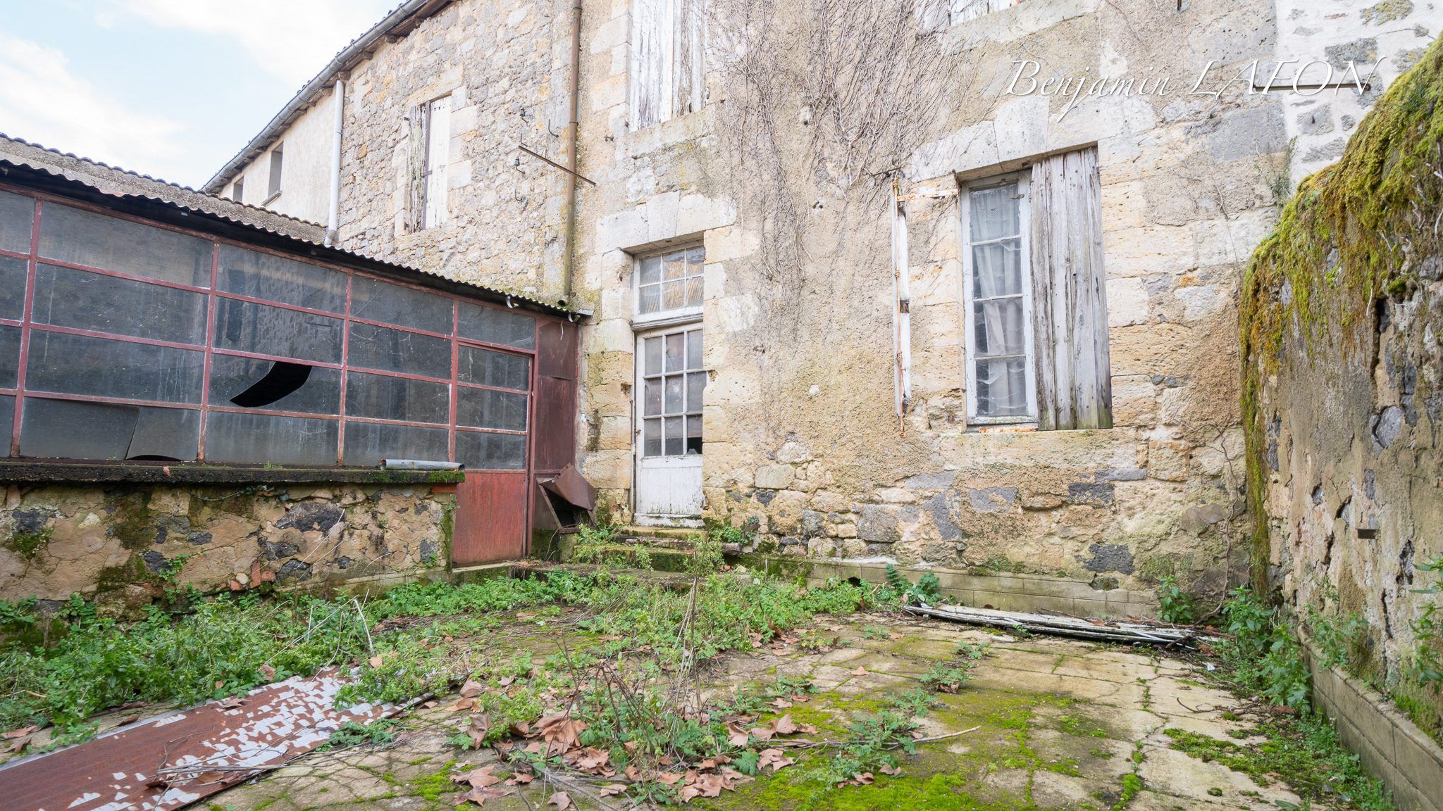Ensemble immobilier avec entrepôt + maison à rénover ? Francescas