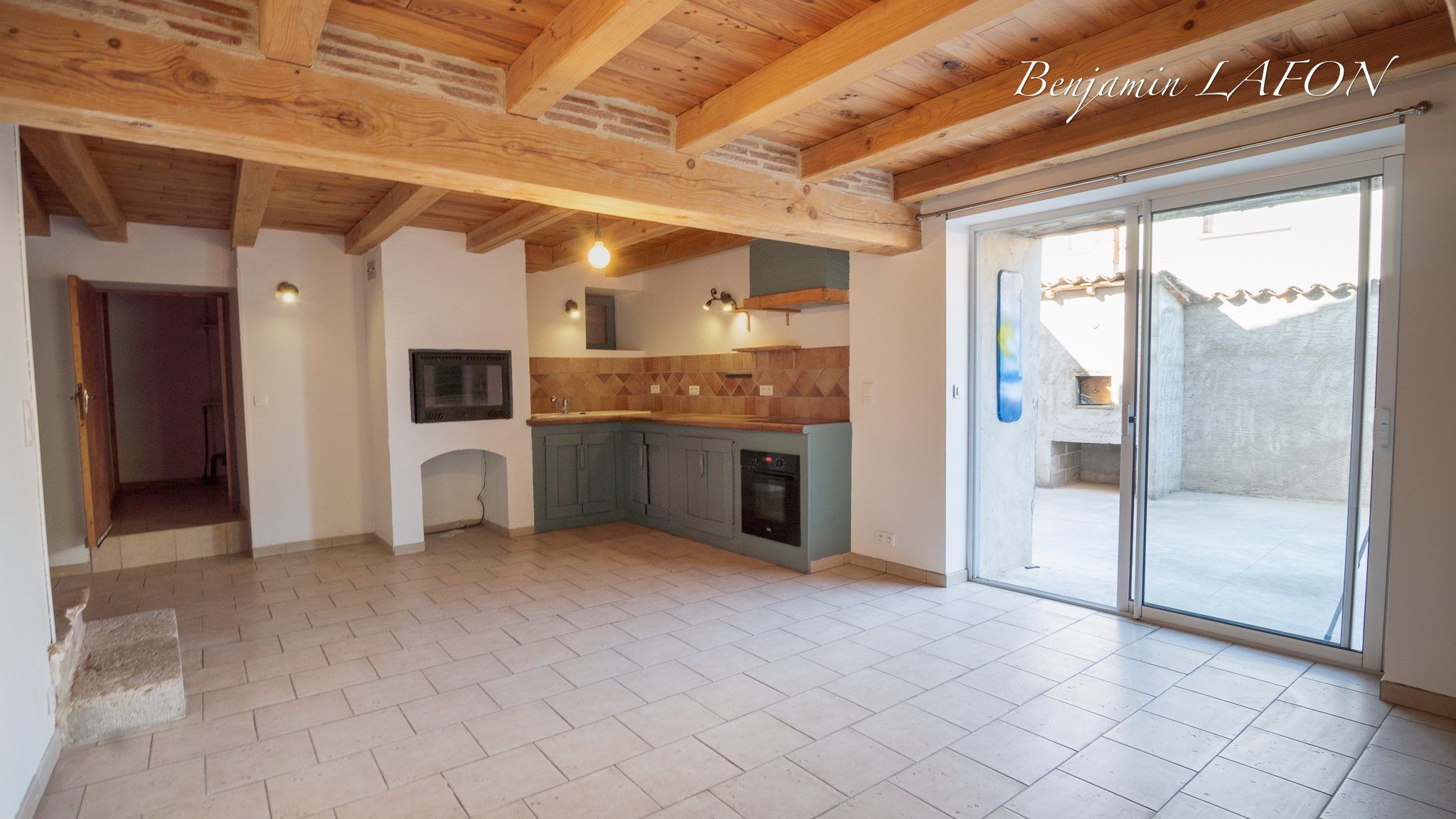 Maison de village 3 chambres avec cour, balcon et garage