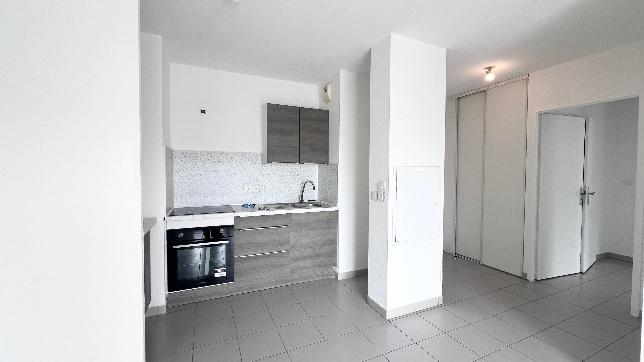 Appartement récent, terrasse et box Marseille 13010