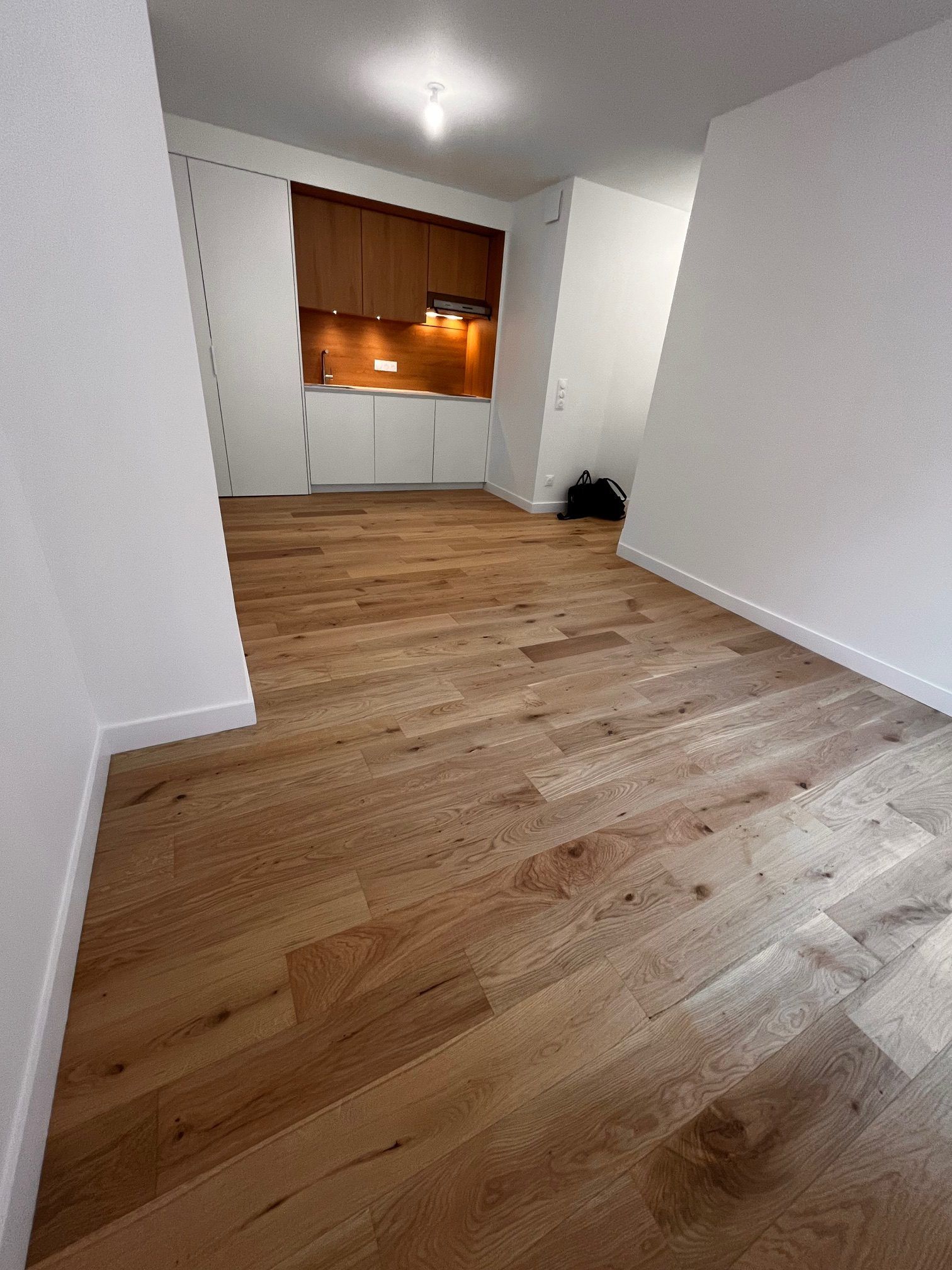 Studio rénové de 27,6 m² au cœur de Nantes, rue du Vieil Hôpital, tram et bus à vos pieds