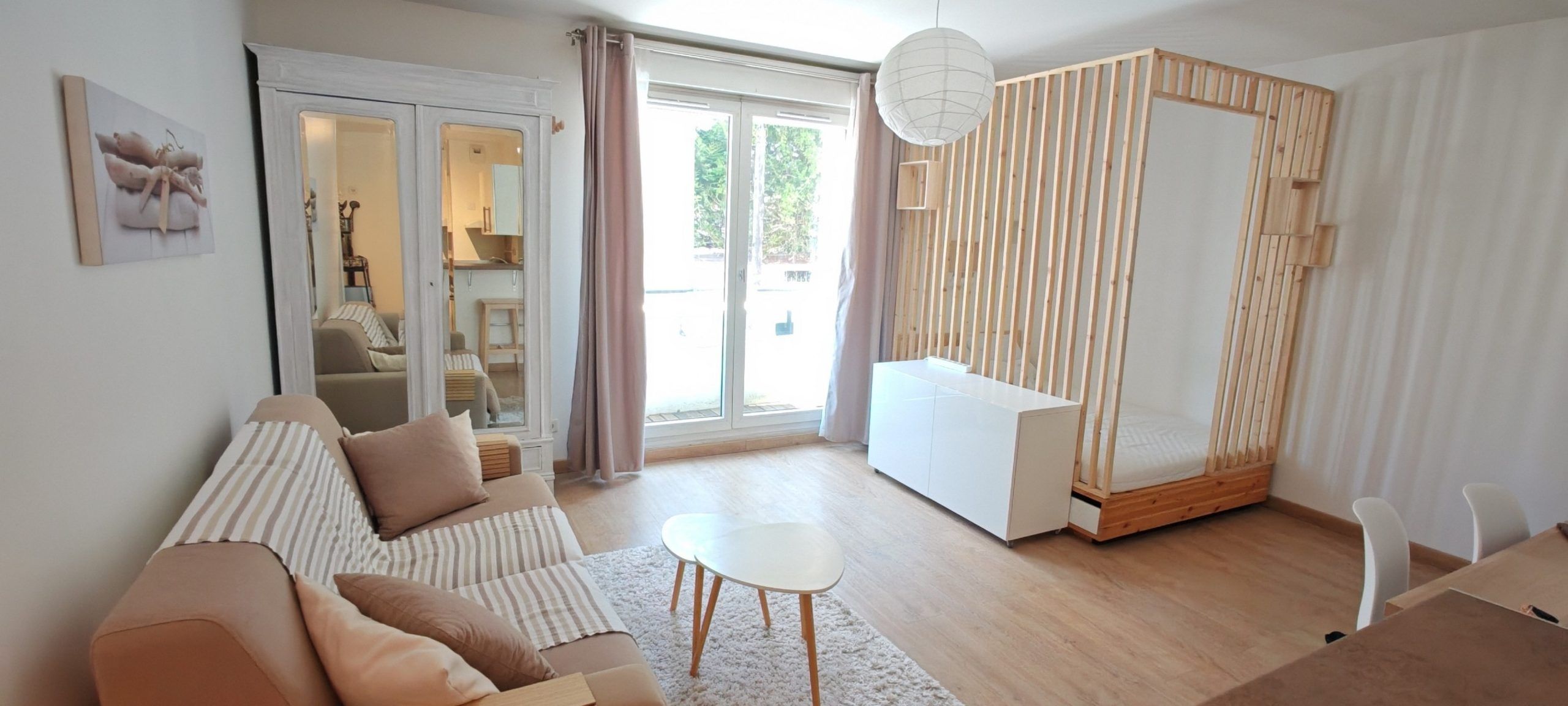 Grand studio avec parking à Montévrain . 