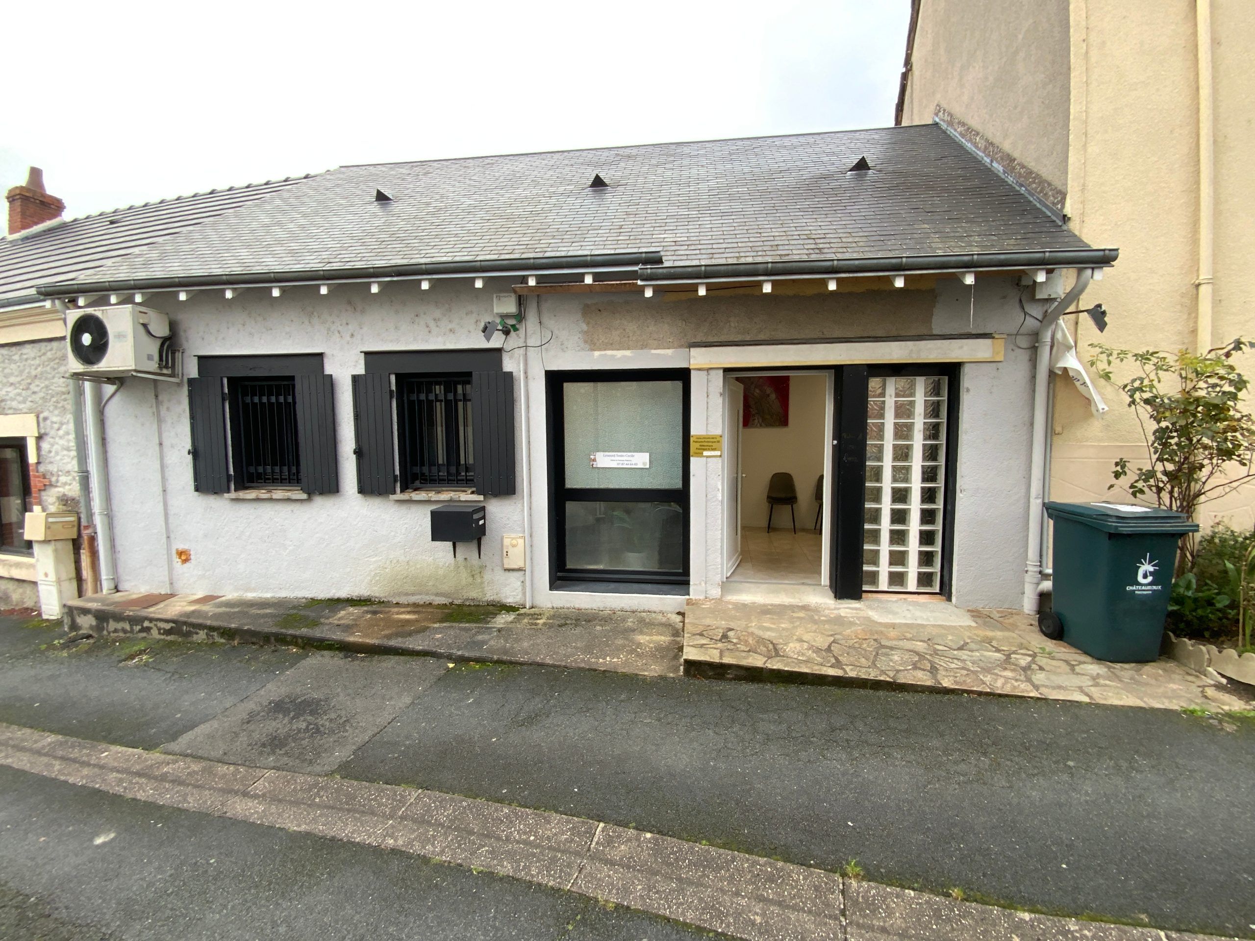 17 Bis Place de l 'Eglise 