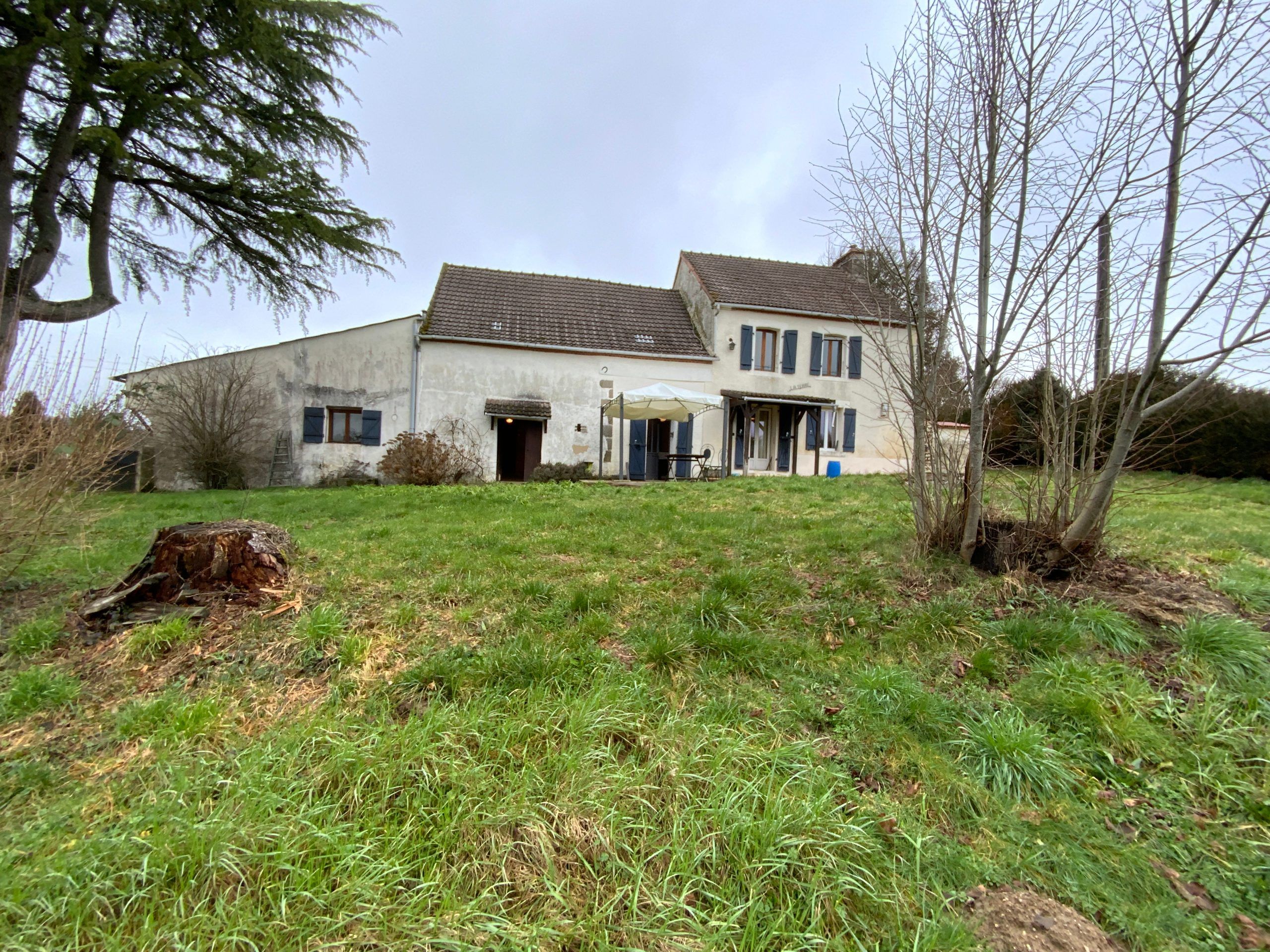 Longère Nouziers avec terrain attenant et sans vis à vis !