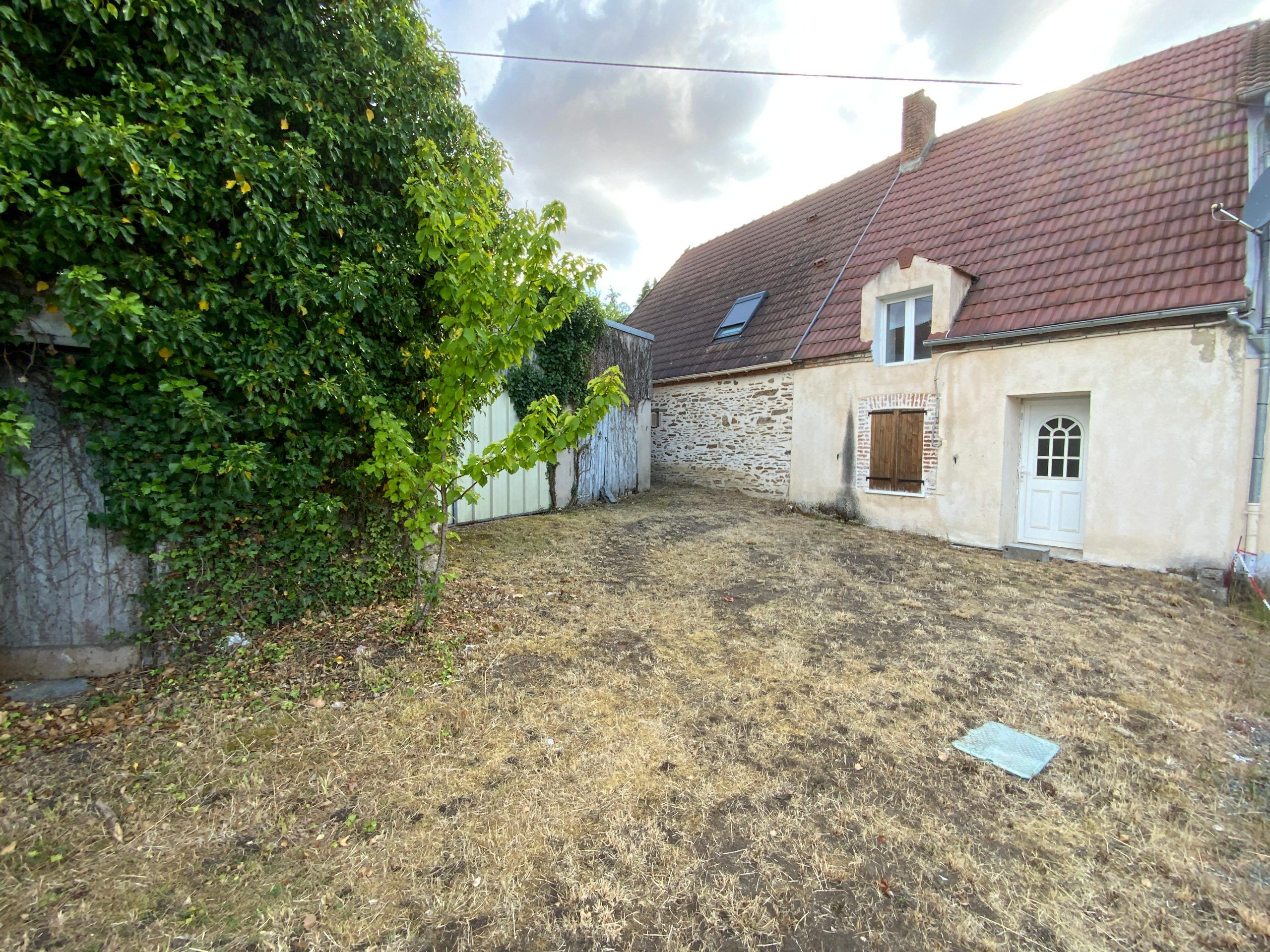 Maison de Bourg proche des commerces à Genouillac ( 23)