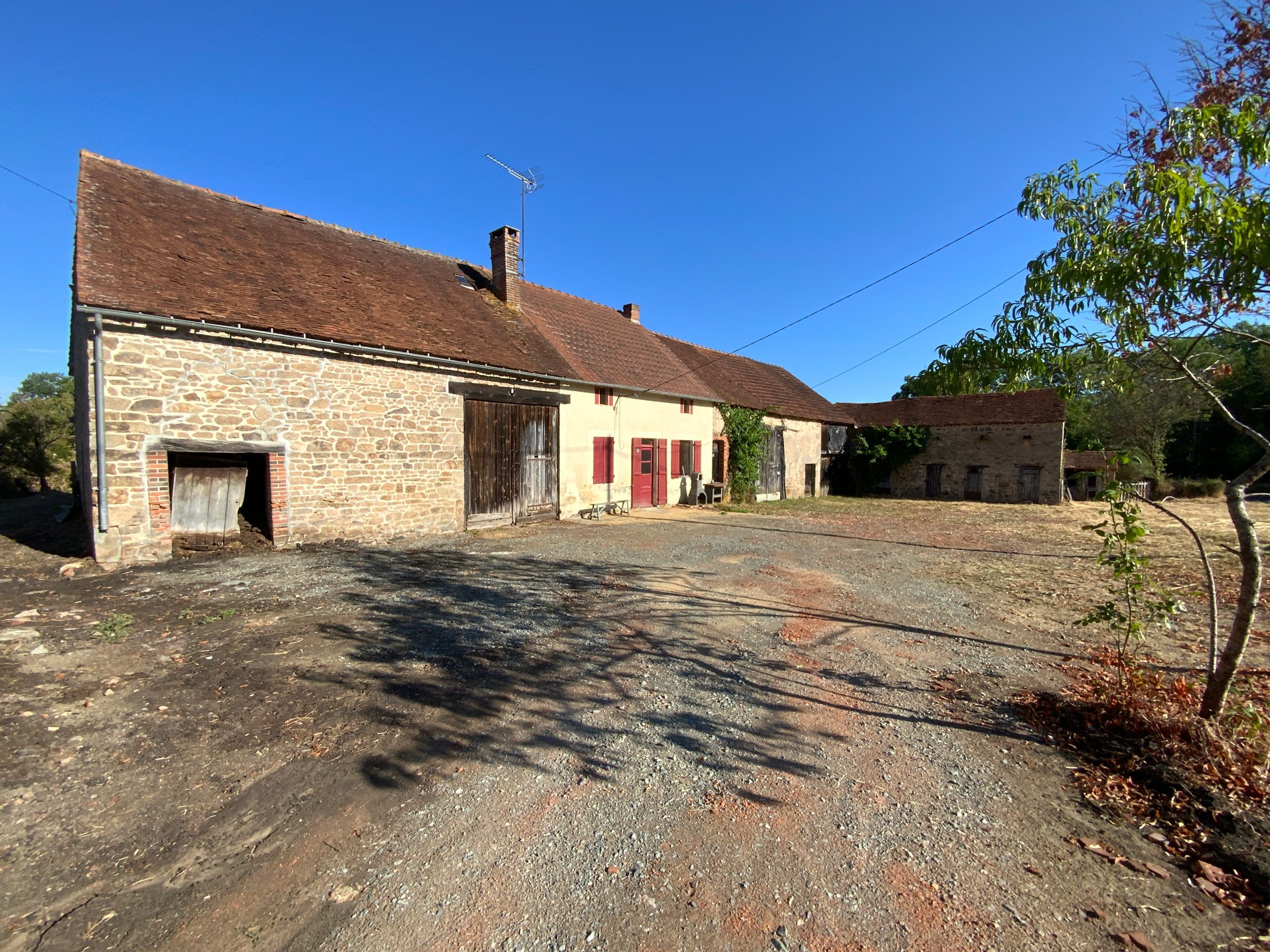 fermette avec terrain agricole attenant sans voisins !