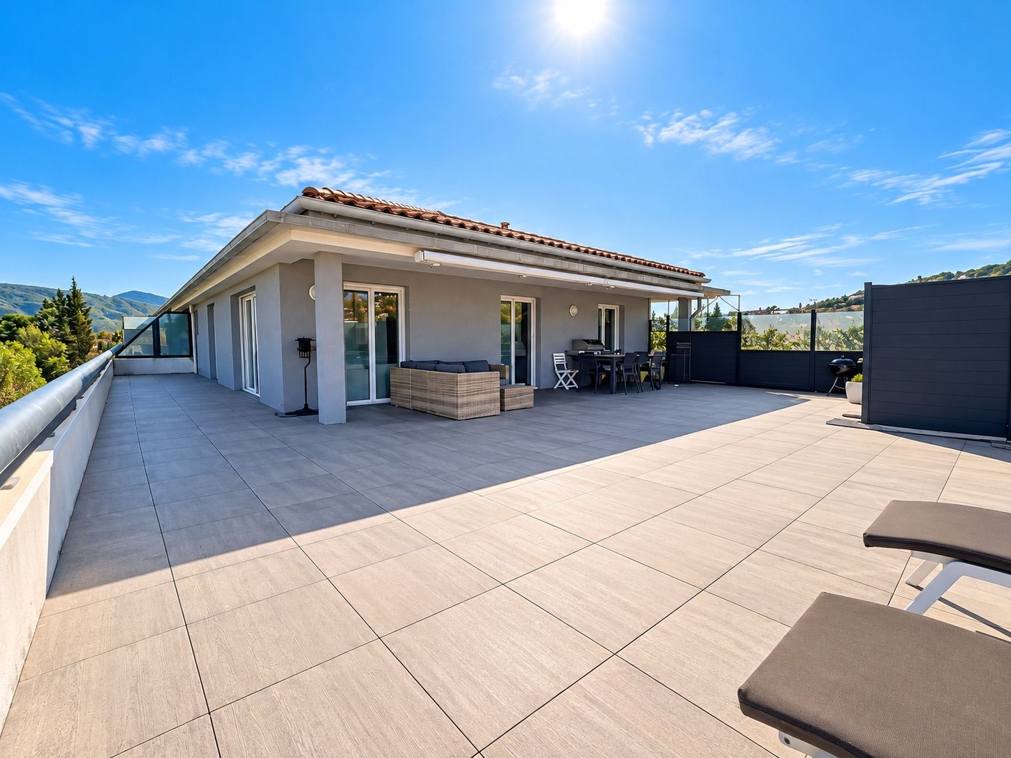 Mandelieu-la-Napoule, Penthouse de type 4 pièces avec Terrasse et Garages