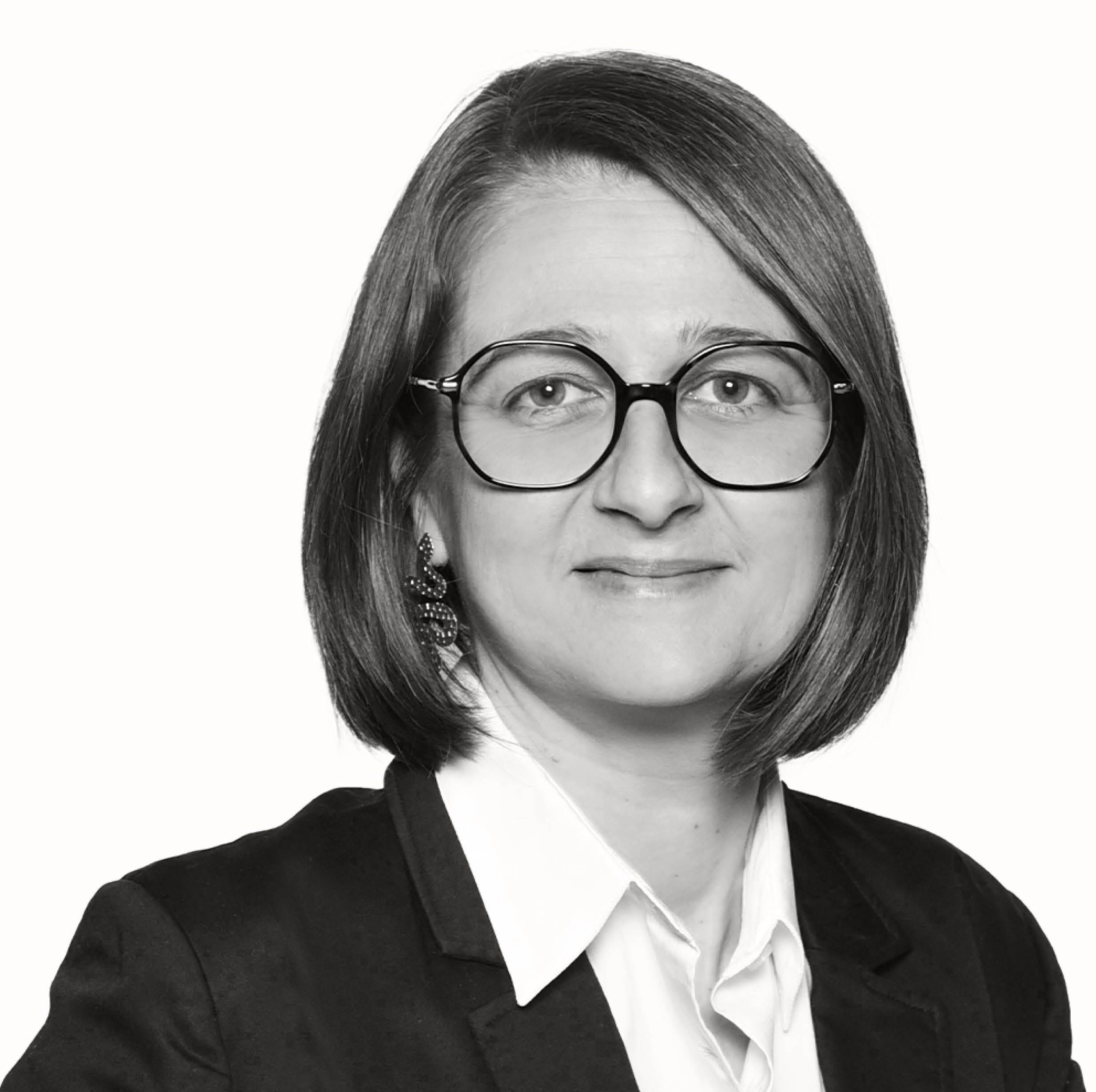 Julia DEGENÈVE