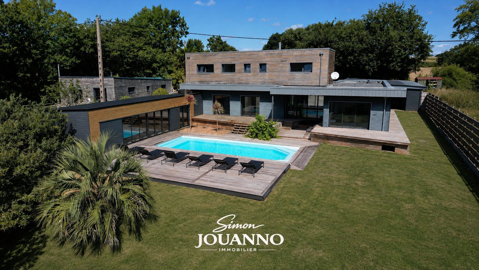 Maison haut de gamme en ossature bois avec piscine