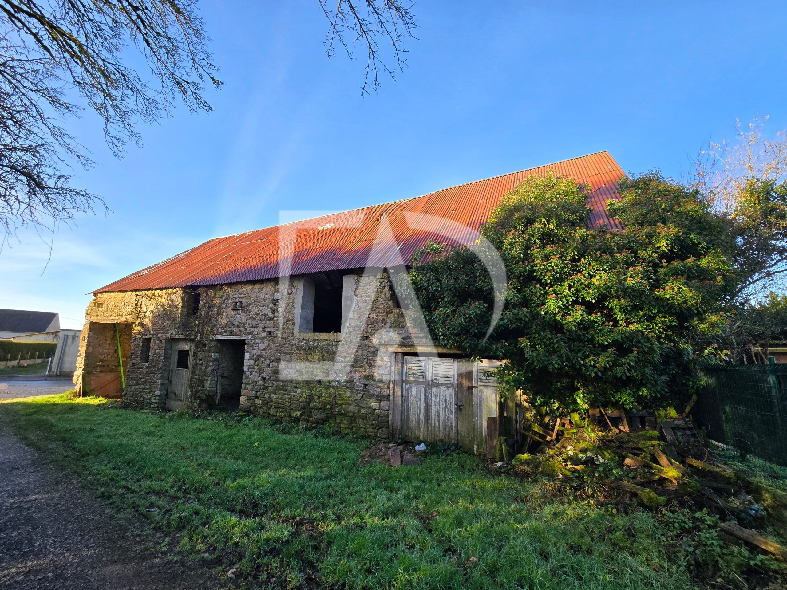 Batiment en pierre - 150m² - A réhabiliter