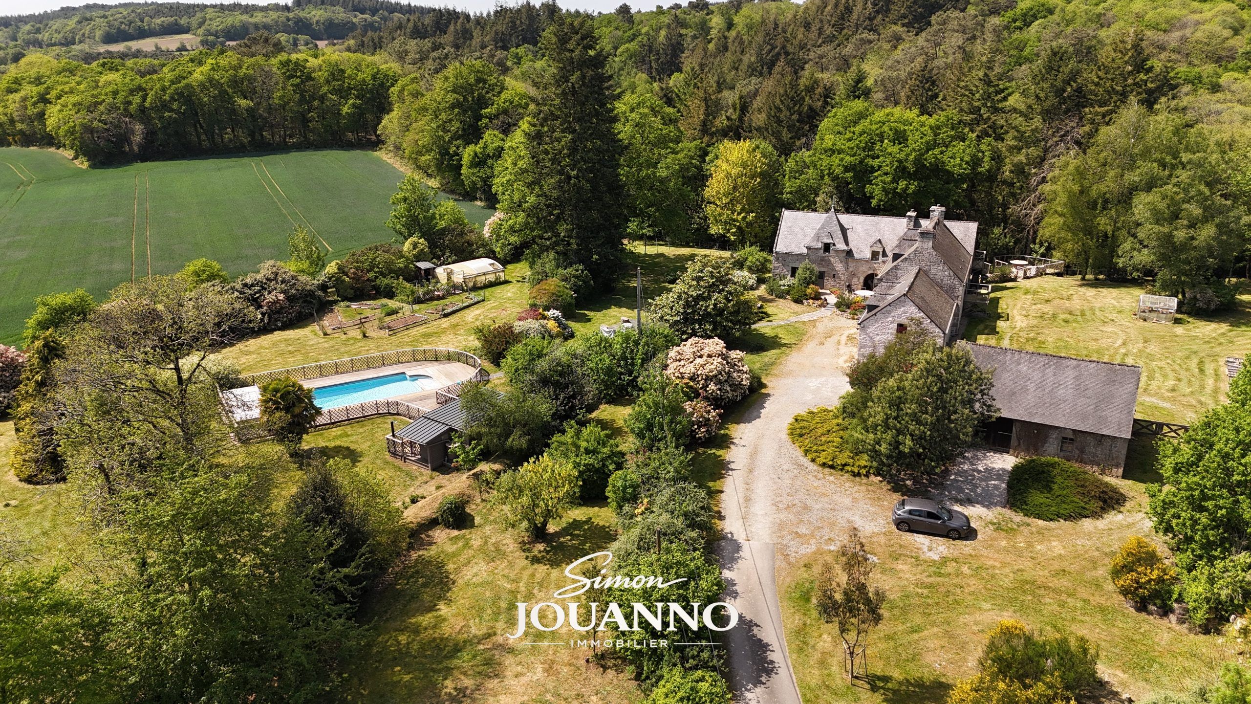 Propriété de caractère avec gîtes, piscine et plus de 3 hectares