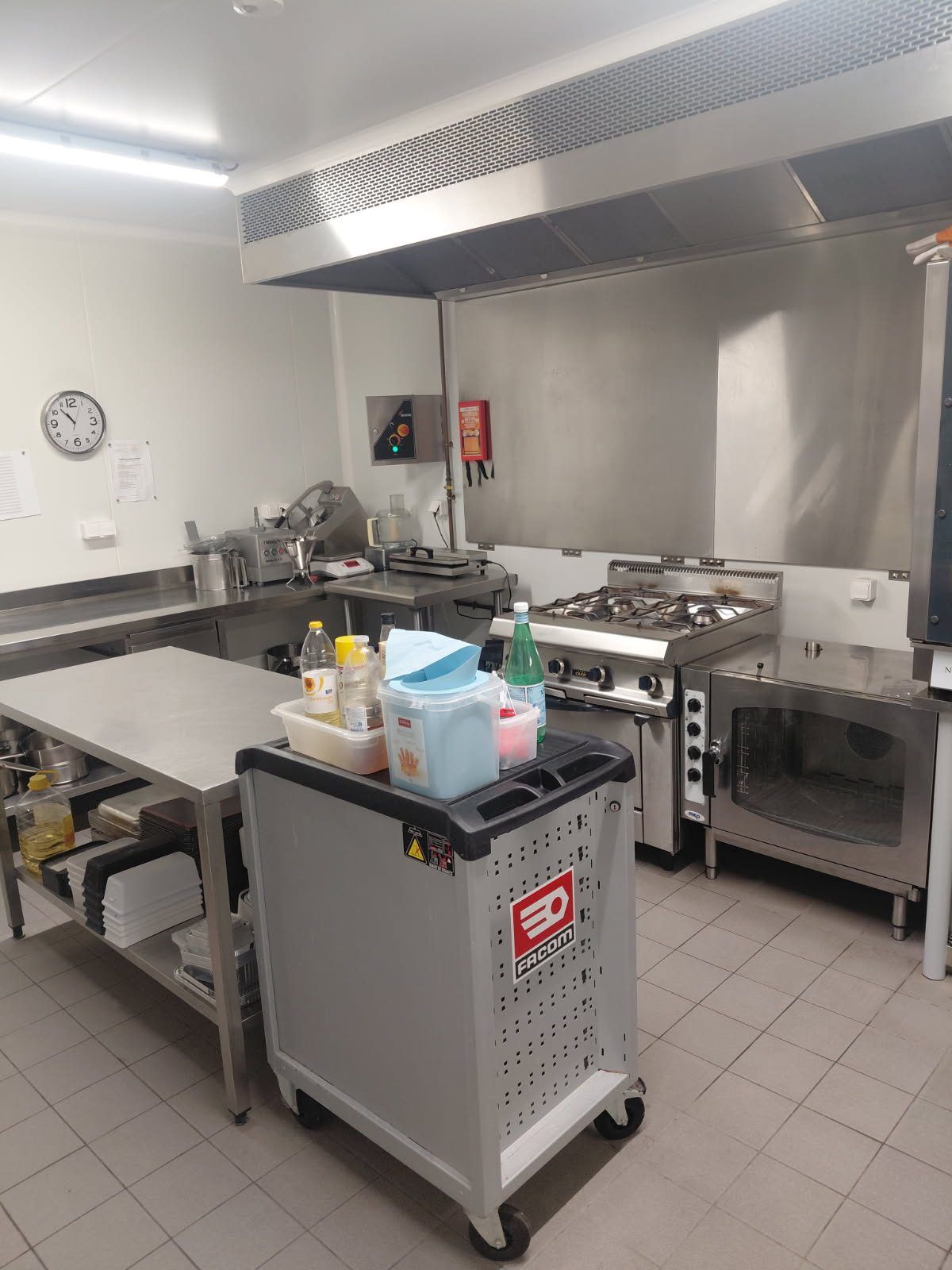 Divers professionnel Fresneaux-Montchevreuil