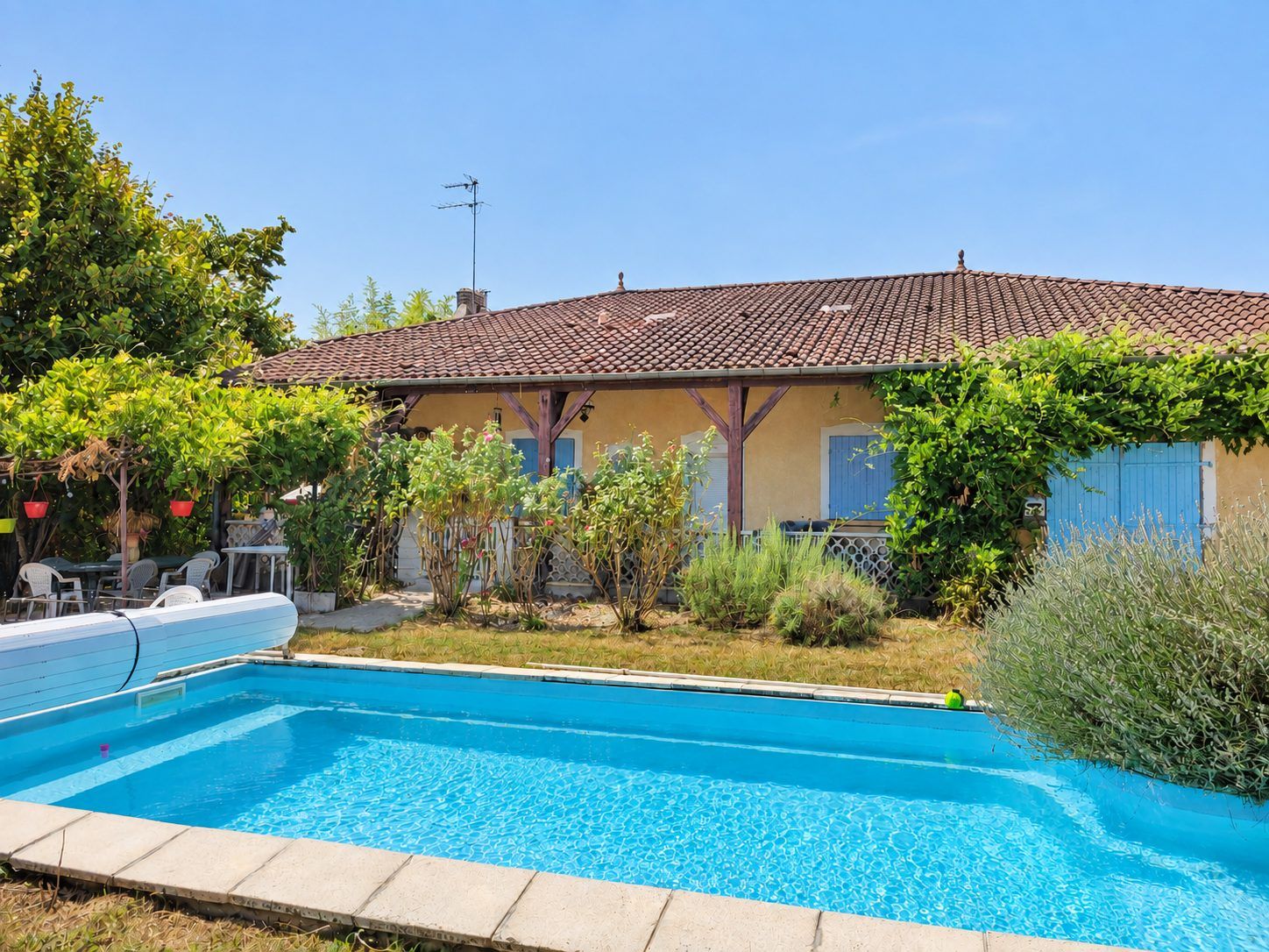Maison 3 chambres + bureau, piscine et grande terrasse couverte - Castelsarrasin