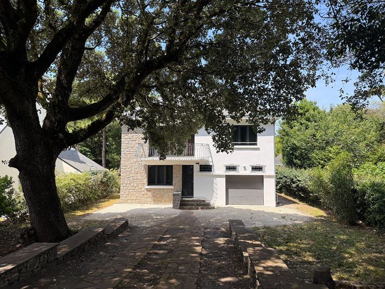 Maison de 149,5 m2 avec garage et dépendance à 100m du TRAICT
