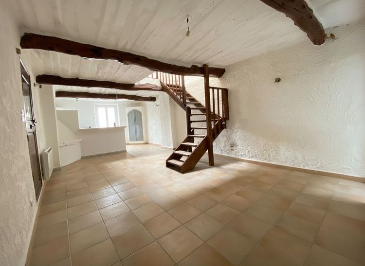 Garéoult (83136) – Duplex T3 de 71 m² avec terrasse, au cœur du village