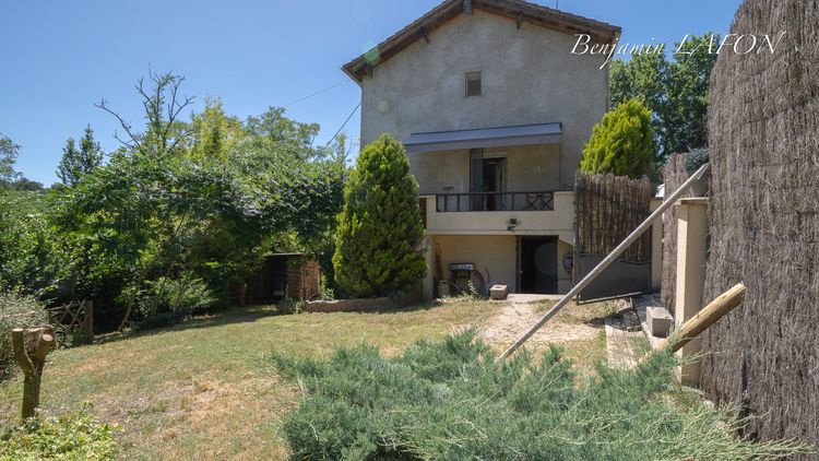 Maison de 117 m² sur terrain arboré d'environ 1 000 m²