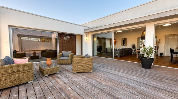 MAISON D’ARCHITECTE DE PLAIN-PIED – LOCMIQUÉLIC – PISCINE CHAUFFÉE – À 10 MINUTES DE LORIENT