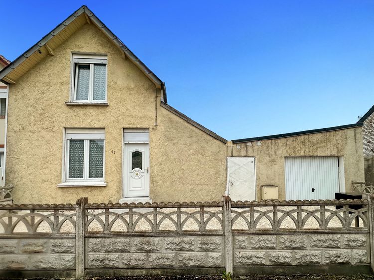 Maison individuelle avec grand garage, jardin et nombreuses dépendances – Quartier calme de Maubeuge