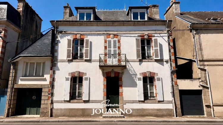 Maison de ville à rénover avec jardin, garage et dépendance - Quartier Napoléonien