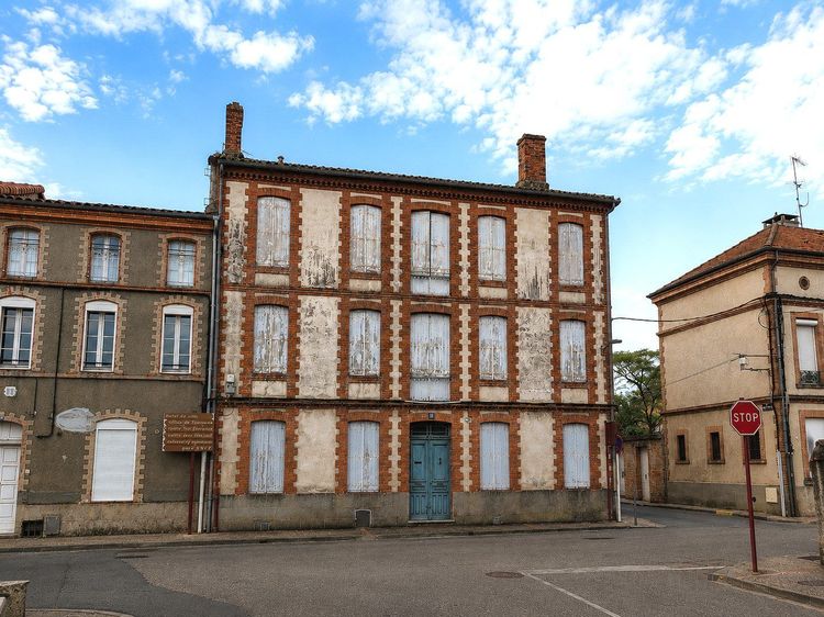 IMMEUBLE DE CARACTÈRE - 280 m² HABITABLES - FORT POTENTIEL DE DIVISION - CASTELSARRASIN