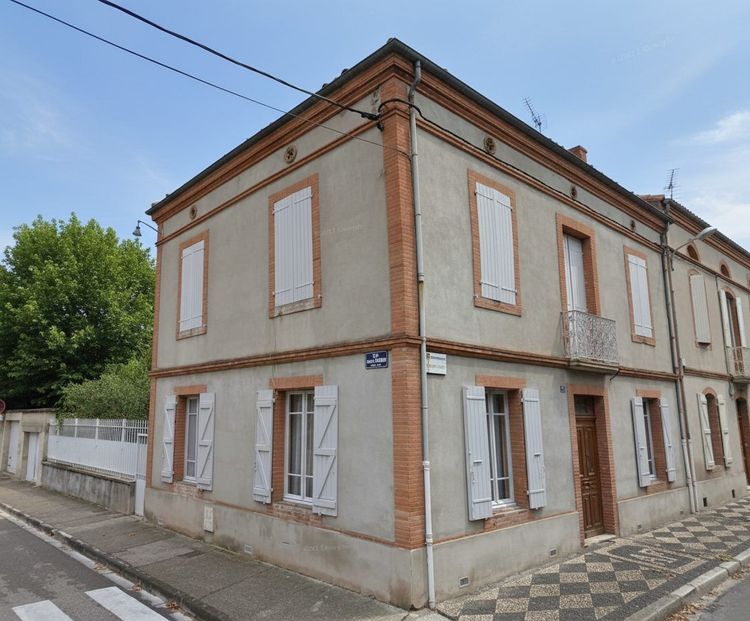 Maison de maître avec jardin et garage, emplacement premium Castelsarrasin